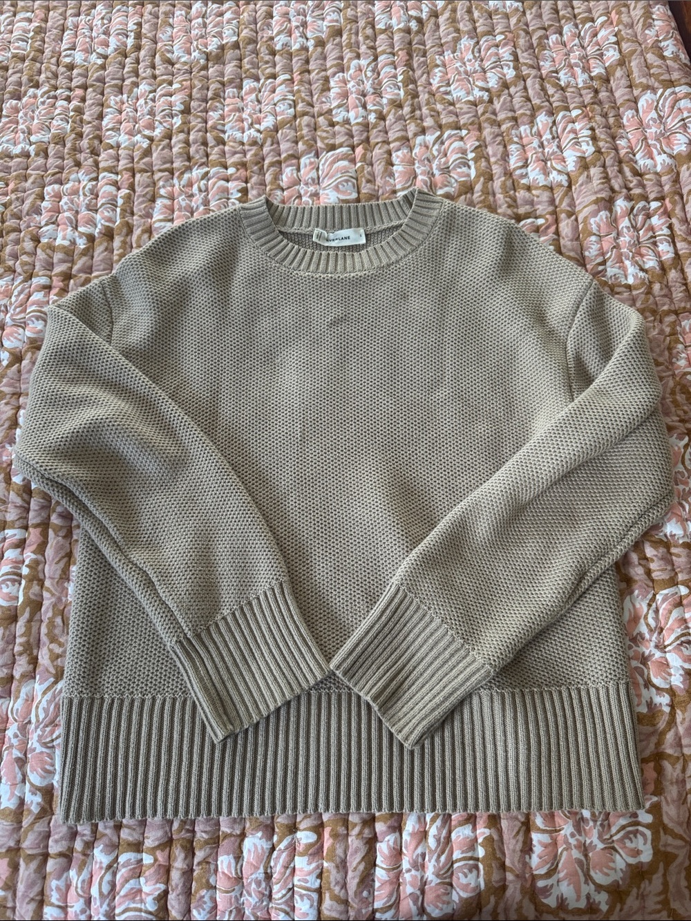 Everlane S sweater
